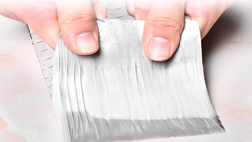 屋頂防水膠帶好用嗎？現(xiàn)場測試防水效果【昆山玉寰】