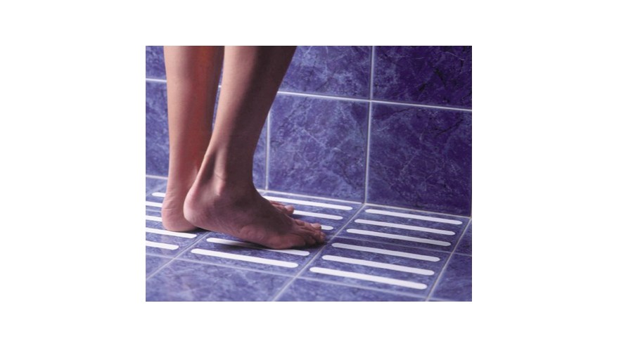 洗澡害怕滑倒？家中常備防滑膠帶，防滑防意外